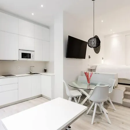 아파트 Modern And Bright - Center *