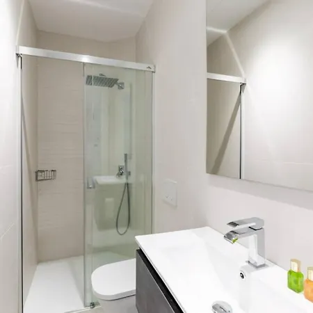 Modern And Bright - Center مالقة